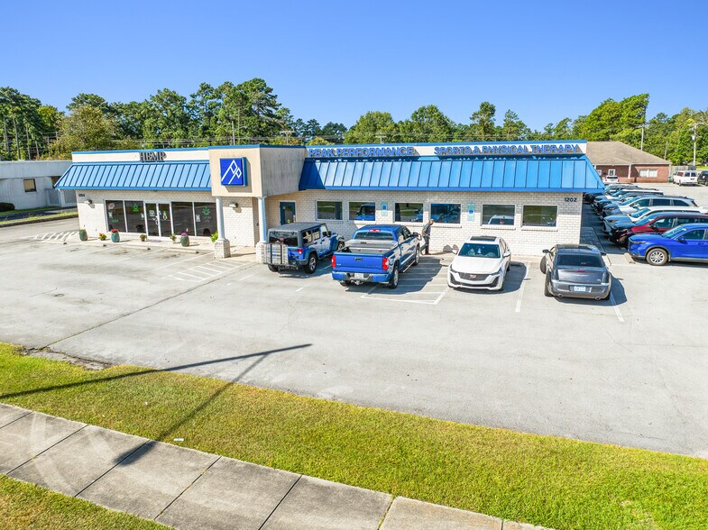 More Photos Of 1202 E Main St, Havelock Office For Sale