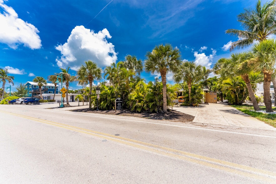More Photos Of 1130 Gulf Blvd, Englewood Apartments For Sale