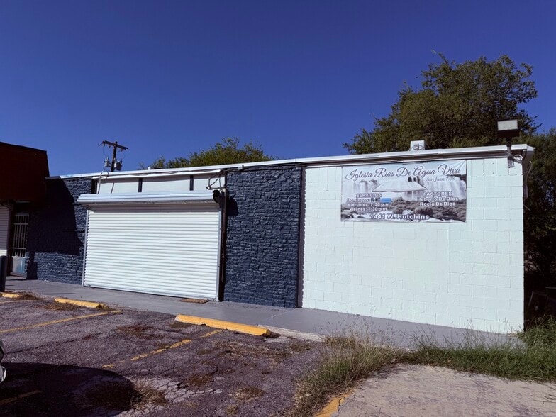 More Photos Of 1447 W Hutchins Pl, San Antonio Storefront For Sale