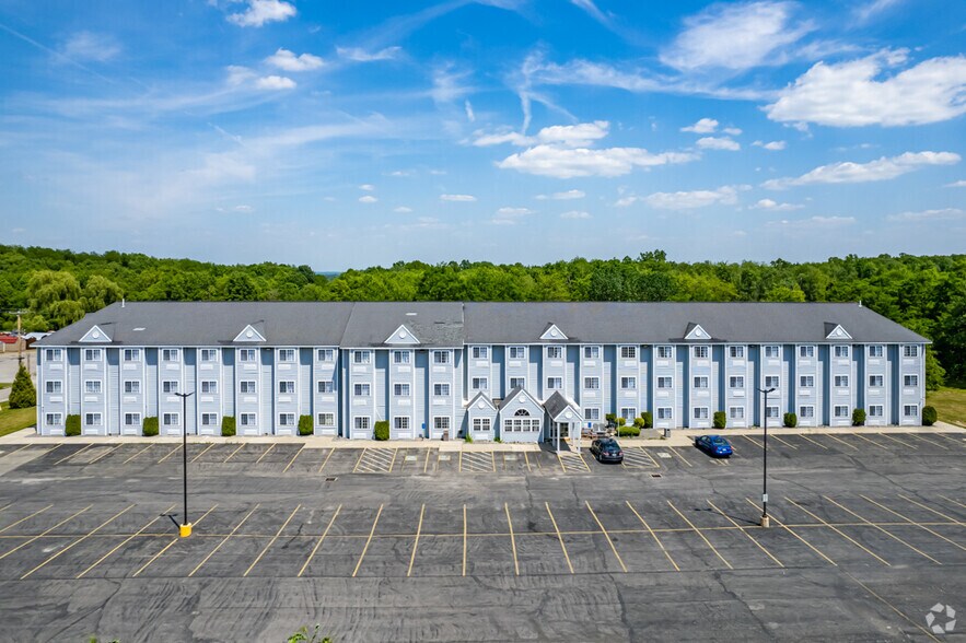 More Photos Of 2049 Leesburg Grove City Rd, Mercer Hotel For Sale