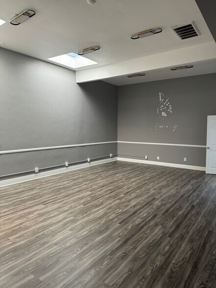 More Photos Of 1717 Old Tustin Ave, Santa Ana Medical For Lease