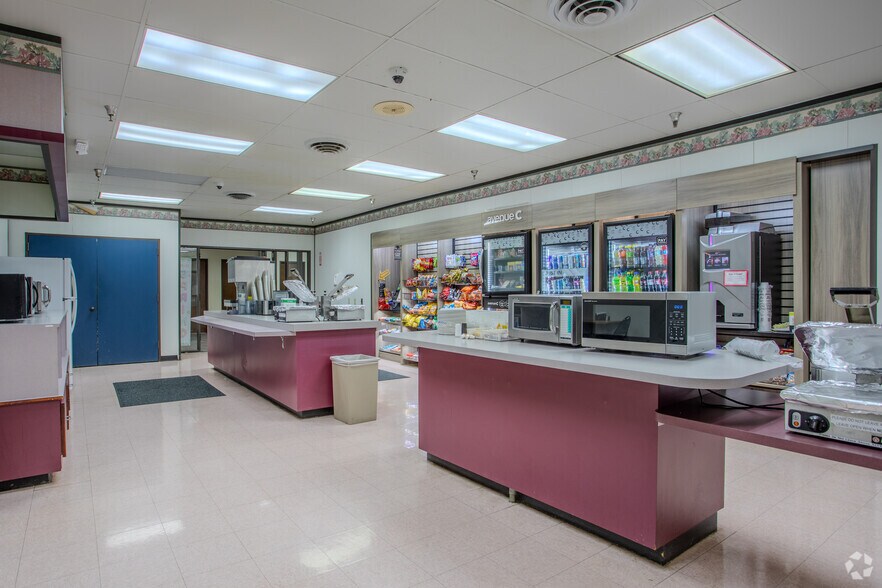 More Photos Of 951 Wendell Blvd, Wendell Manufacturing For Lease