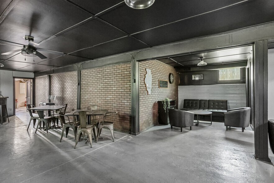 More Photos Of 206 W Spruce St, Gillespie Religious Facility For Sale
