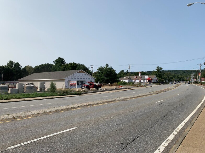 More Photos Of 365 Main St, Sturbridge Storefront For Sale