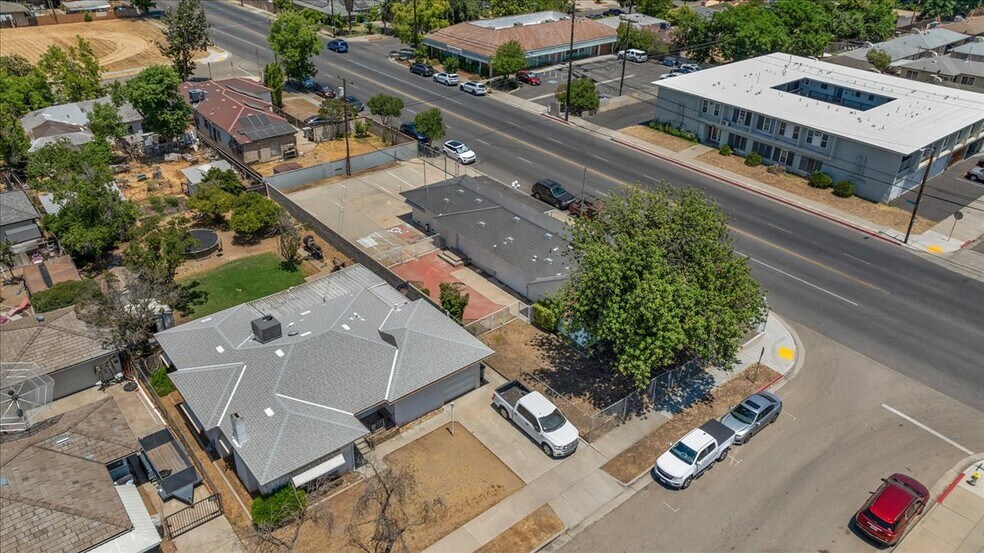 More Photos Of 2611 N Fresno St, Fresno Medical For Sale