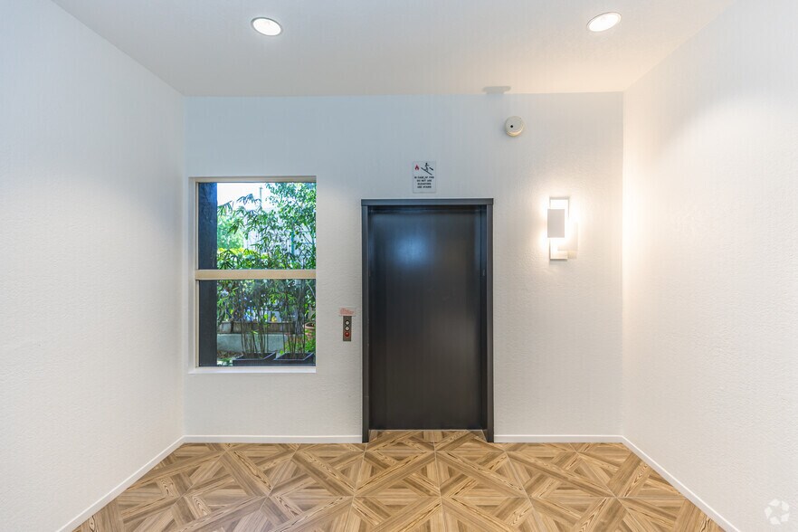 More Photos Of 4080 Centre St, San Diego Office For Sale