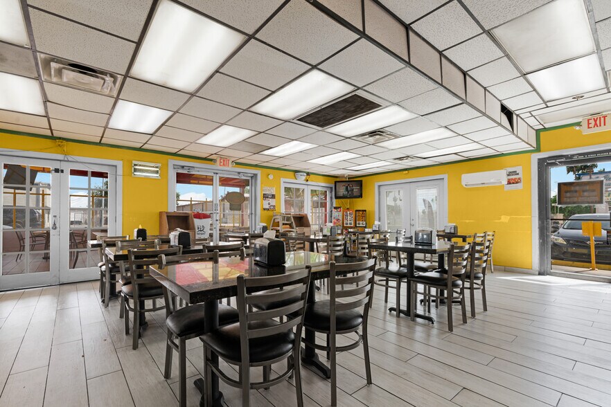 More Photos Of 6120 N 59th Ave, Glendale General Retail For Sale