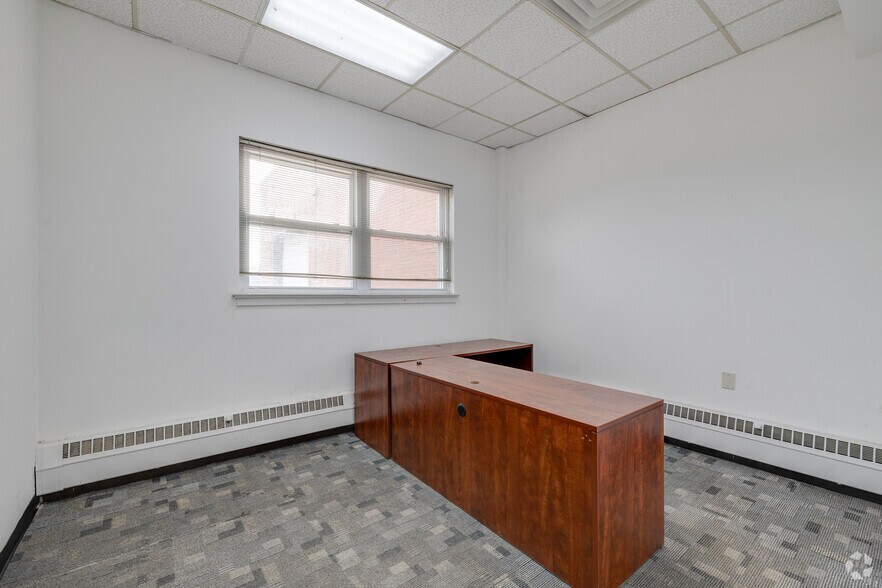 More Photos Of 235 New York Dr, Fort Washington Light Manufacturing For Lease