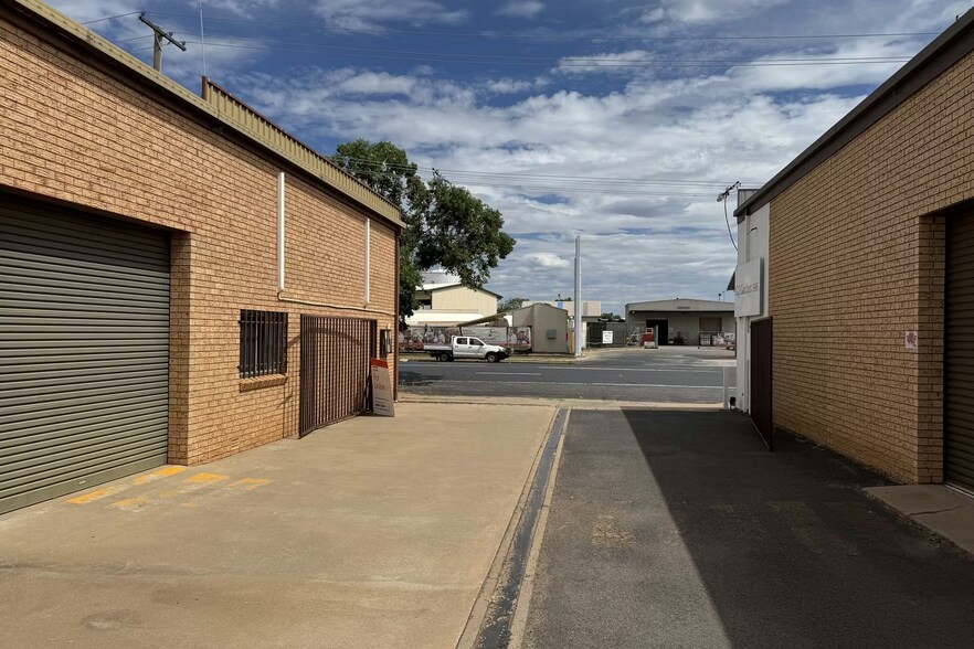 More Photos Of 120 Erskine St, Dubbo Showroom For Lease