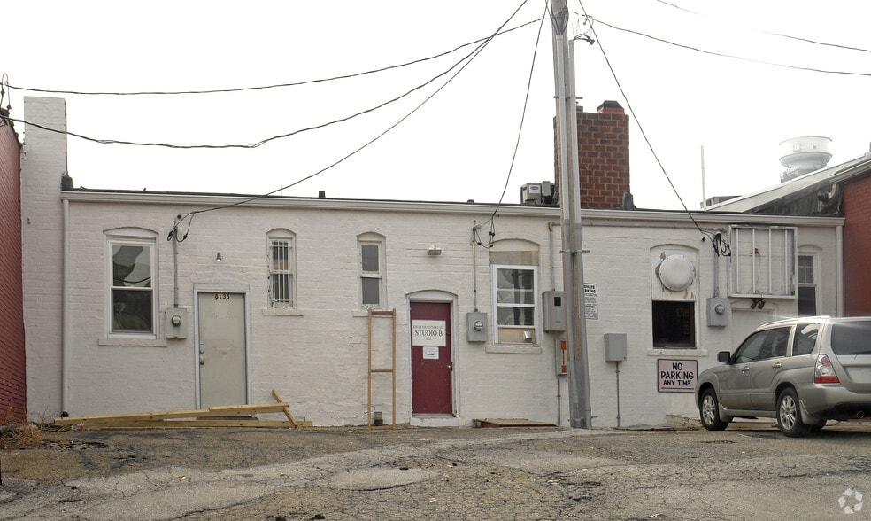 8135 Big Bend Blvd, Saint Louis, MO 63119 Retail For Lease