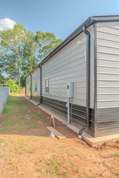 More Photos Of 131 Extended Ln, Anderson Light Distribution For Lease