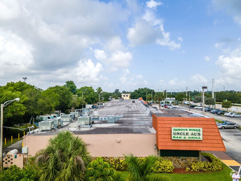 More Photos Of 8242 Griffin Rd, Davie General Retail For Lease