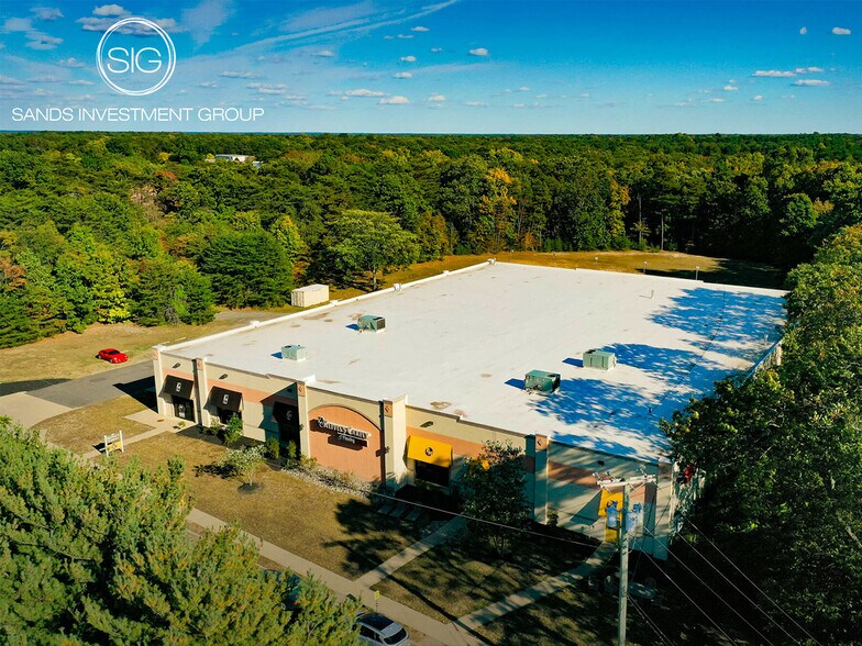 More Photos Of 110 Cushman Ave, West Berlin Showroom For Lease