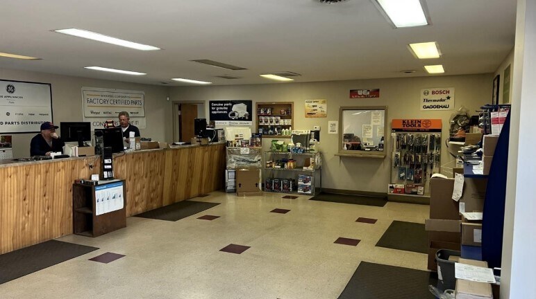 More Photos Of 2362 S Pine St, Spartanburg Service For Lease