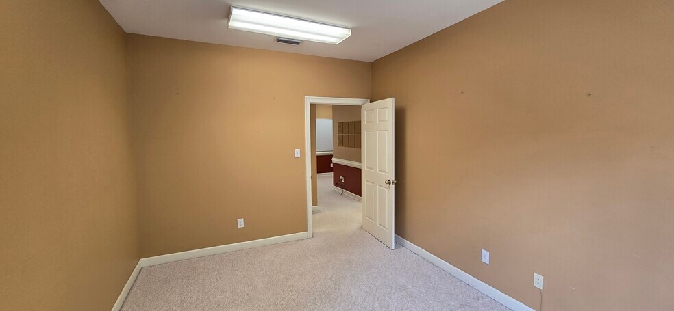 More Photos Of 2210 N Main St, Daphne Office For Sale