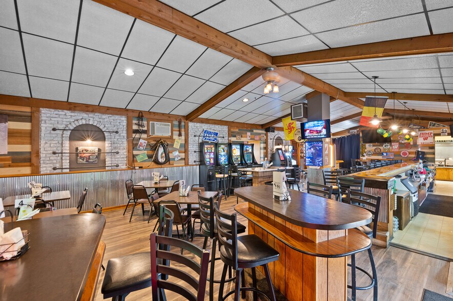 More Photos Of 1689 Day St, Greenleaf Restaurant For Sale