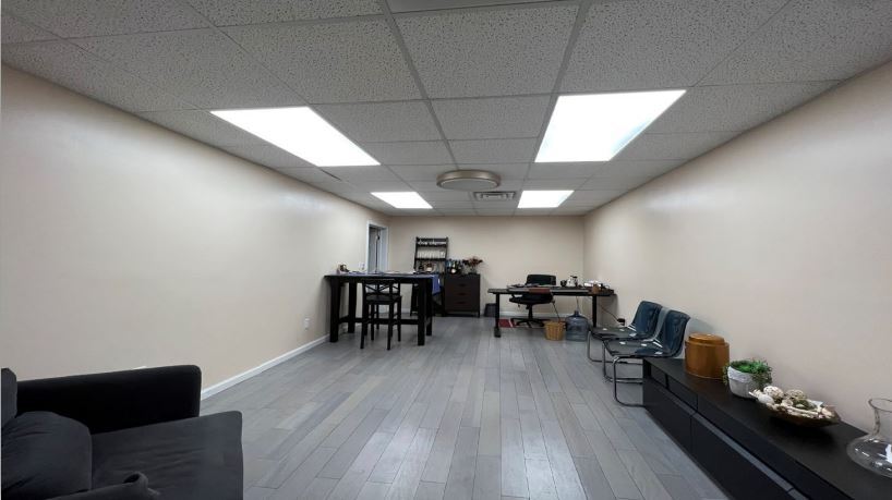 More Photos Of 130 W 10th St, Huntington Station Manufacturing For Lease