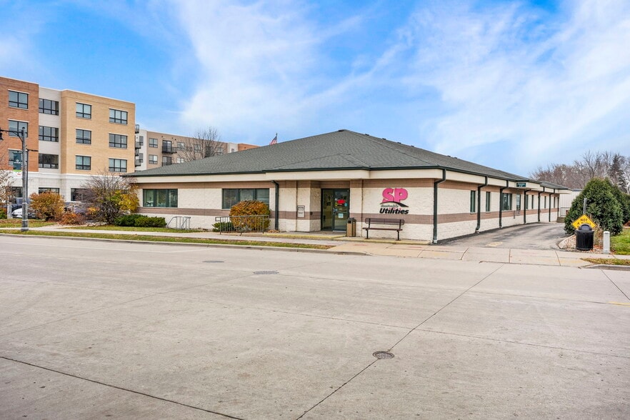 Primary Photo Of 125 W Main St, Sun Prairie Warehouse For Sale