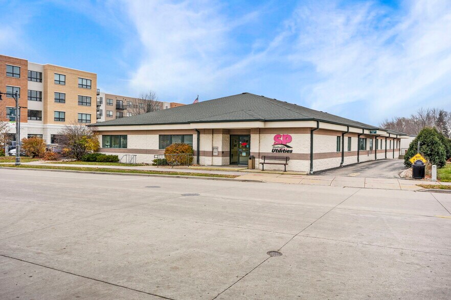 More Photos Of 125 W Main St, Sun Prairie Warehouse For Sale