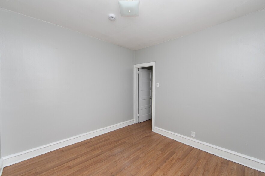 More Photos Of 2707 Westfield Ave, Camden Apartments For Sale