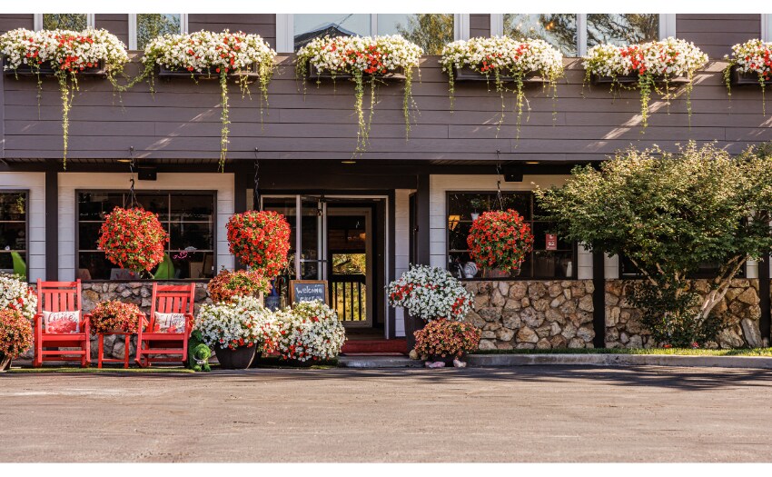 More Photos Of 855 N 5th St, Custer Hotel For Sale