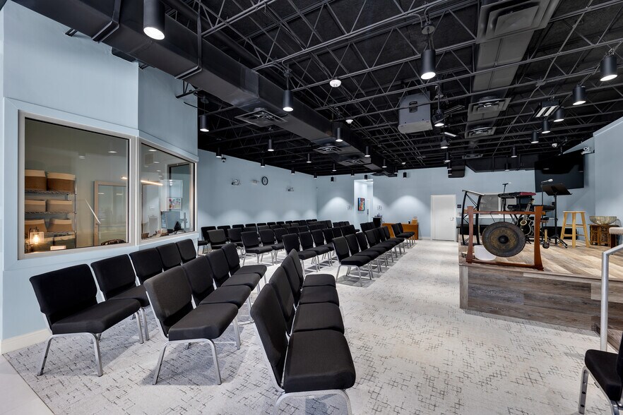 More Photos Of 3331 NE 32nd St, Fort Lauderdale Storefront Retail Office For Sale