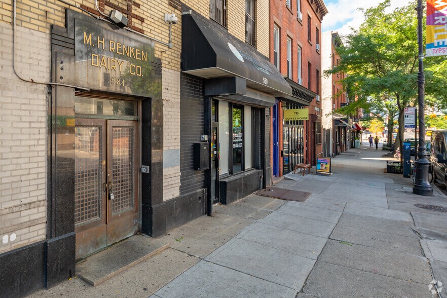 More Photos Of 584 Myrtle Ave, Brooklyn Apartments For Sale