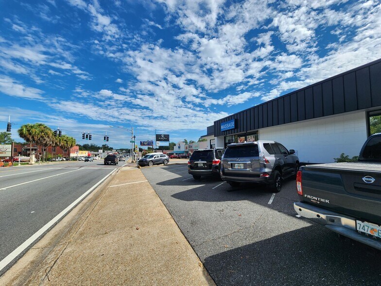 More Photos Of 927-931 N Monroe St, Tallahassee Freestanding For Sale