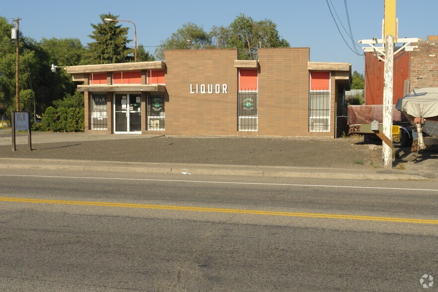 More Photos Of 12124 N Market St, Mead General Retail For Sale