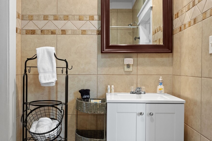 More Photos Of 207 W 2nd Ave, Easley Hospitality For Sale