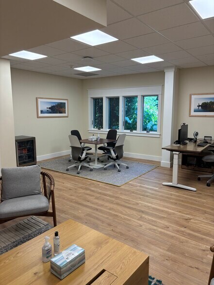 More Photos Of 126-130 N Main St, East Hampton Office For Lease