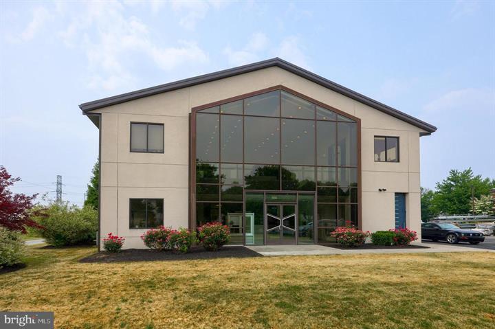 More Photos Of 206 W Kendig Rd, Willow Street Warehouse For Sale