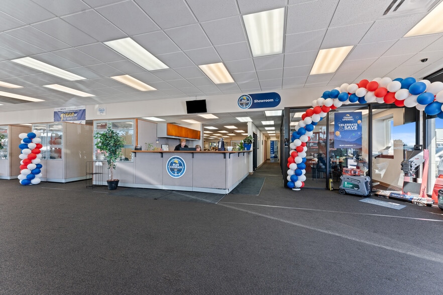 More Photos Of 3204-3208 E Platte Ave, Colorado Springs Auto Dealership For Sale