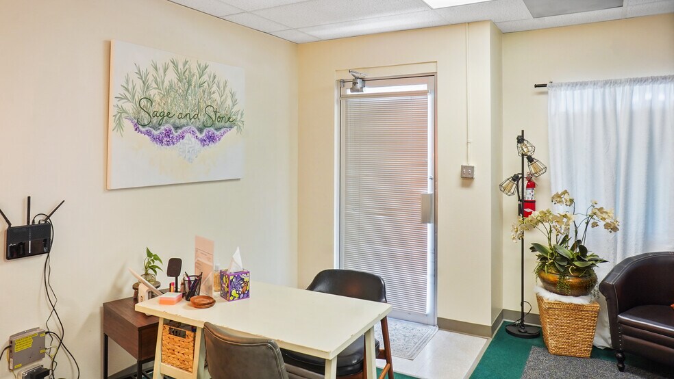 More Photos Of 702 E Main St, Othello Storefront Retail Office For Lease