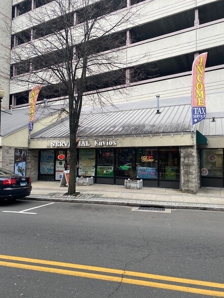 Primary Photo Of 310-314 Fairfield Ave, Bridgeport Parking Garage For Lease