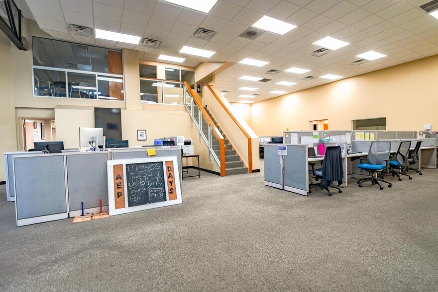 More Photos Of 1033 Dr Martin Luther King Jr St N, Saint Petersburg Medical For Sale