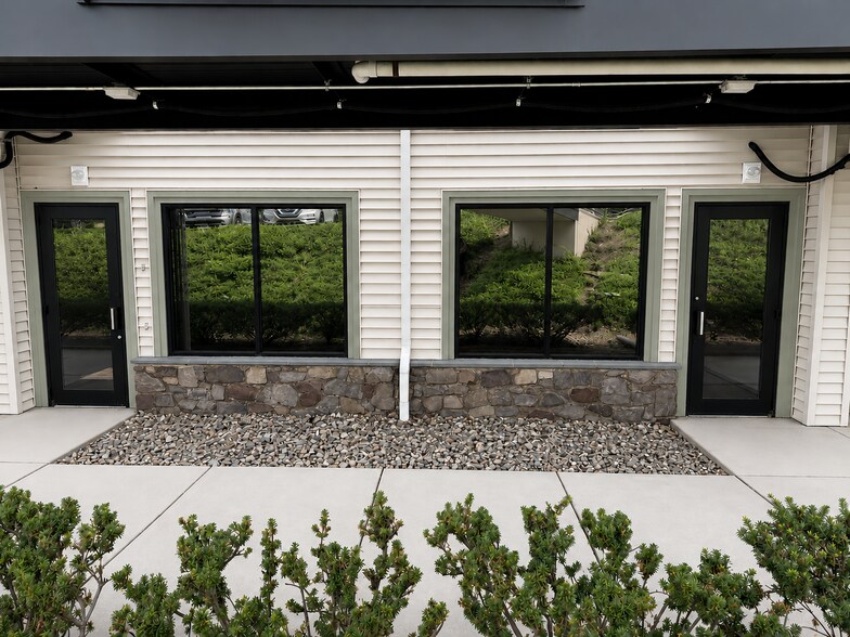 More Photos Of 295 Buck Rd, Holland Office For Lease