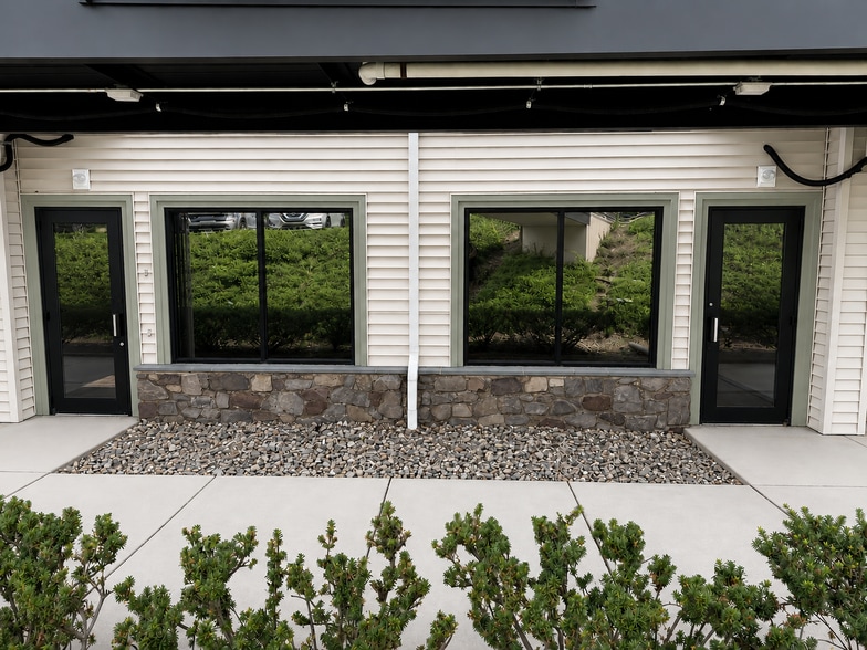 More Photos Of 295 Buck Rd, Holland Office For Sale