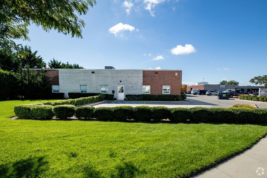 More Photos Of 2 Saxwood St, Deer Park Warehouse For Lease