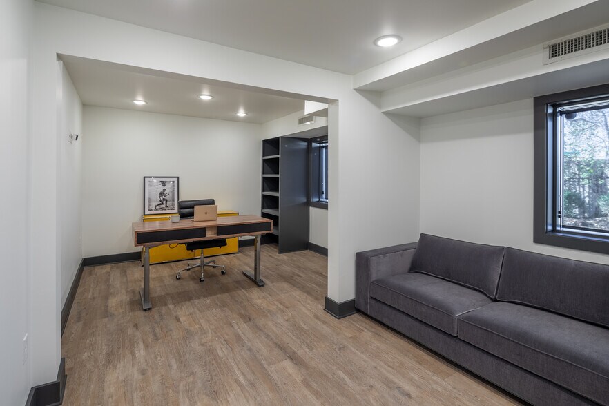 More Photos Of 4007 Delaware Ave, Nashville Office For Lease