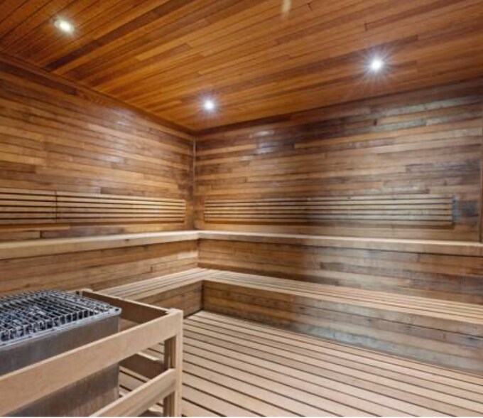 More Photos Of 4381 W Flamingo Rd, Las Vegas Hotel For Lease