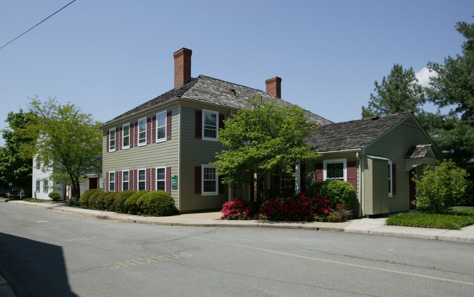 More Photos Of 9601 Gayton Rd, Richmond Unknown For Lease