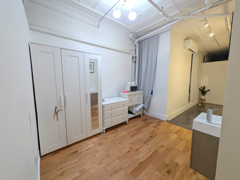 More Photos Of 56 W 39th St, New York Office For Lease