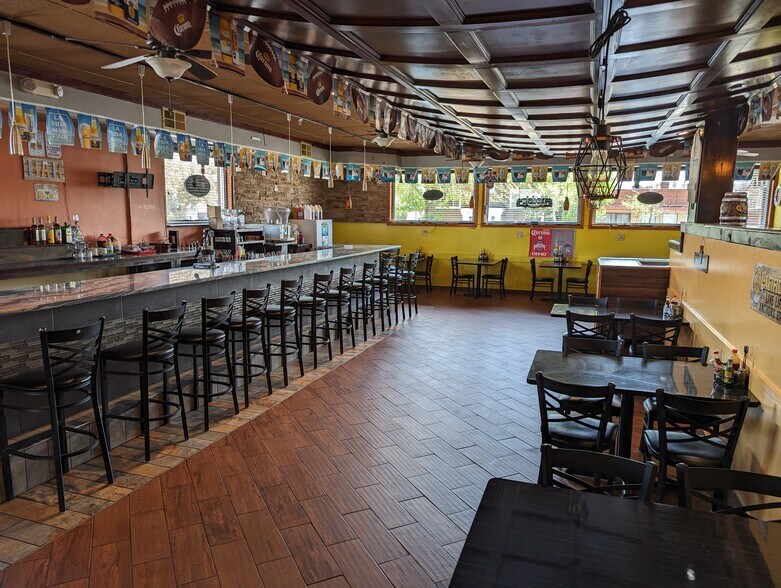 More Photos Of 1572 W 117th St, Lakewood Restaurant For Sale