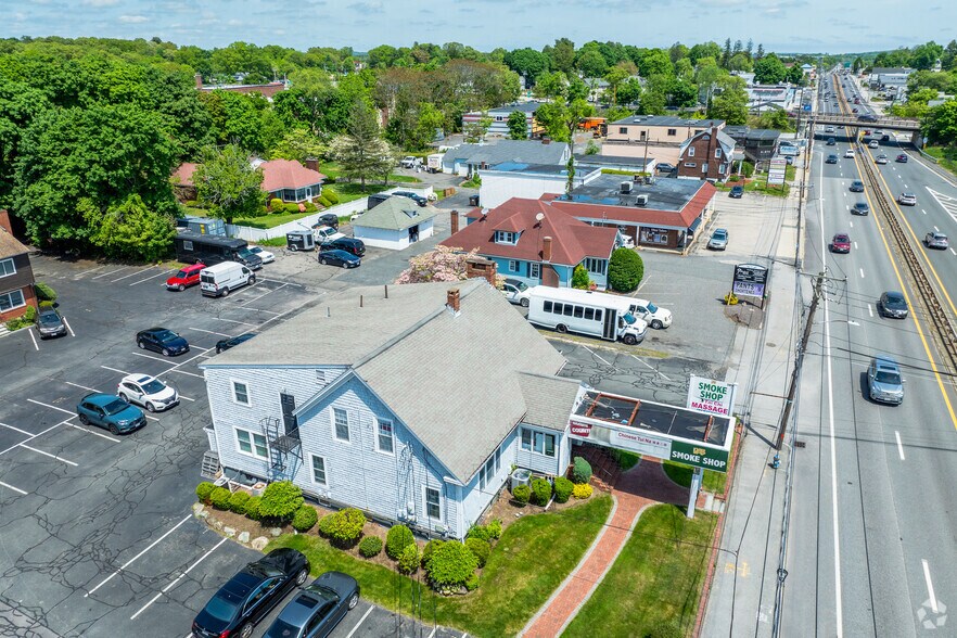 More Photos Of 389 Worcester Rd, Framingham Freestanding For Lease