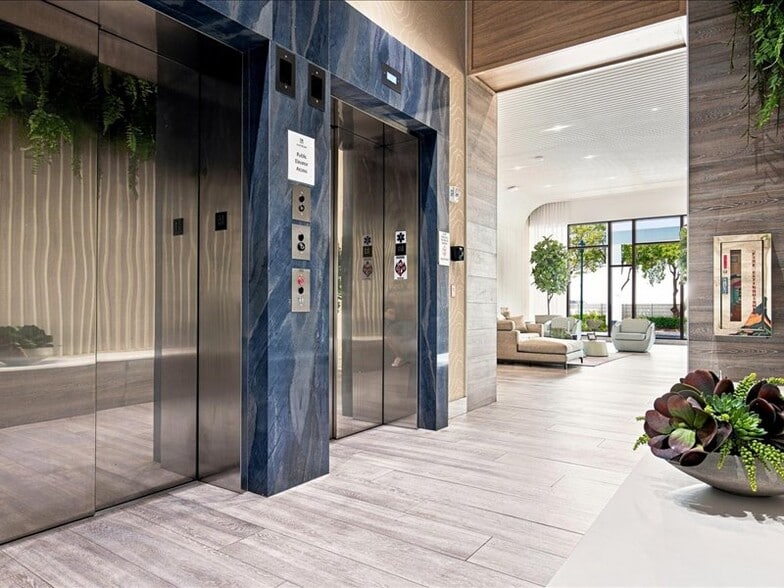 More Photos Of 2920-2950 NE 207th St, Aventura Unknown For Lease