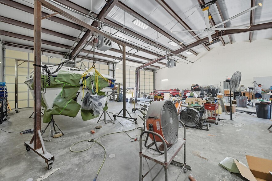 More Photos Of 180 E Chapman Dr, Sanger Warehouse For Sale