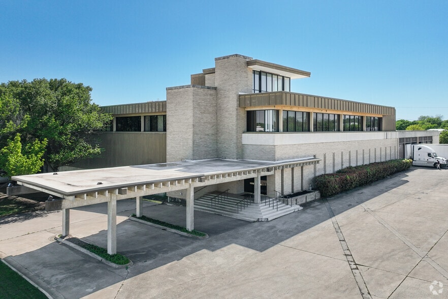 Primary Photo Of 1300 E Berry St, Fort Worth Warehouse For Lease