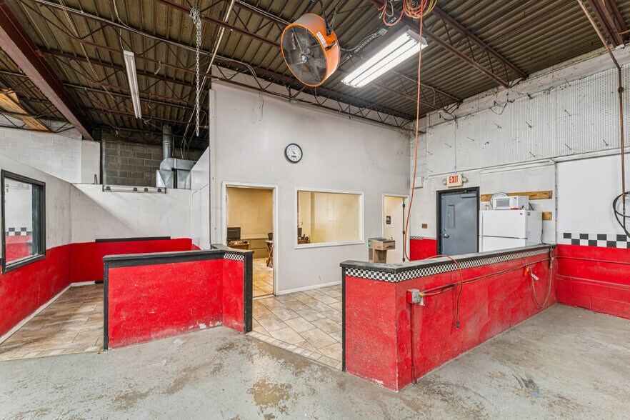 More Photos Of 1839 N 10th St, Kansas City Warehouse For Sale