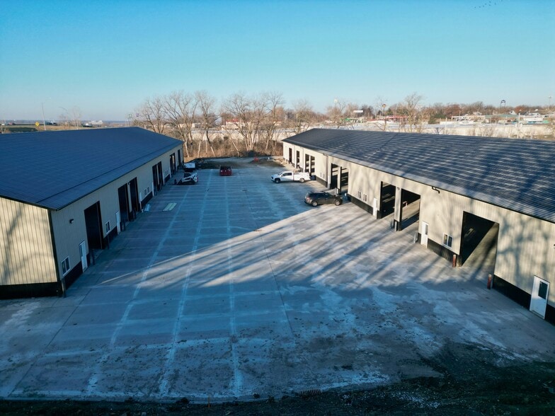 More Photos Of 1605 51st Ave, Des Moines Industrial For Lease